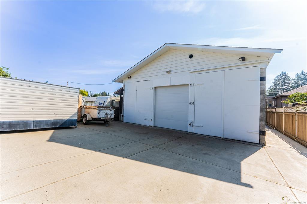Third View of 635 Park Ave, Nanaimo, BC, V9R 4H5