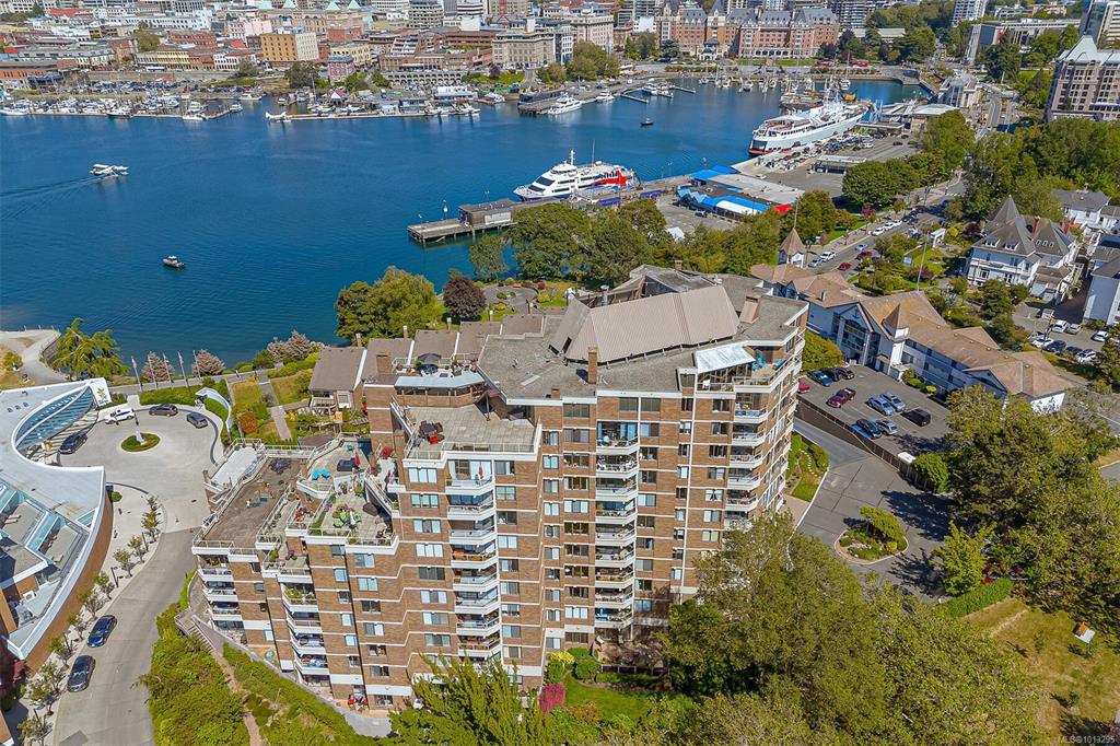 Third View of 225 Belleville St, Laurel Point, Victoria, BC, V8V 4T9