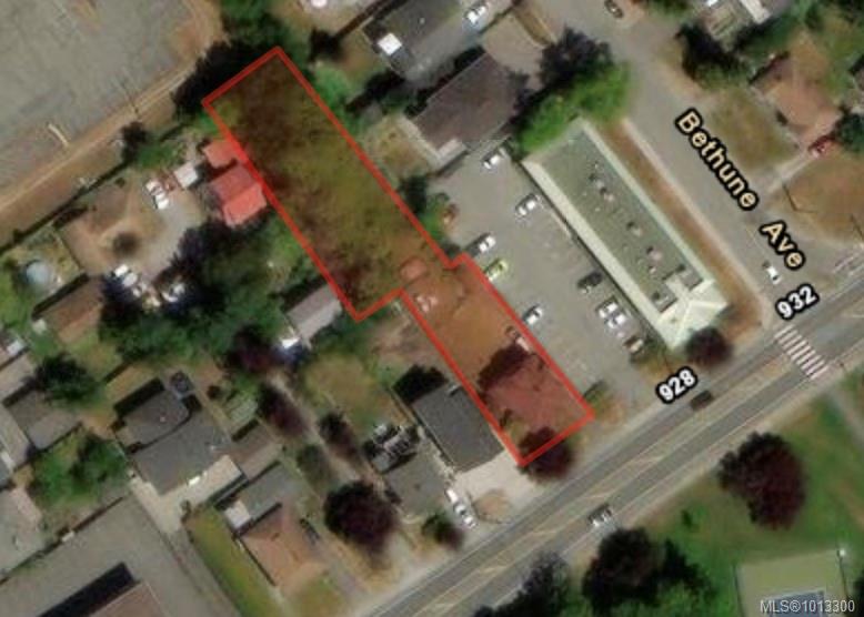Third View of 920 Cloverdale Ave, Saanich, BC, V8X 2T3