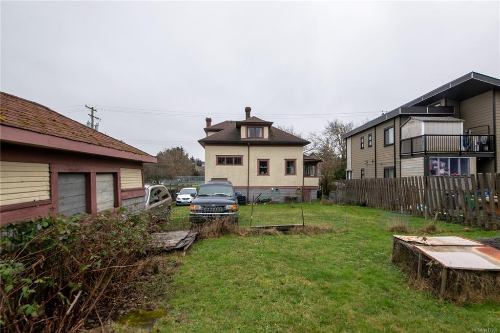Fourth View of 920 Cloverdale Ave, Saanich, BC, V8X 2T3