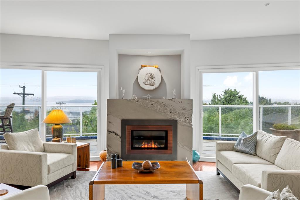 650 Prideaux St, 1013309, BC,
