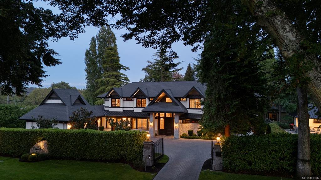 Third View of 3375 Ripon Rd, Oak Bay, BC, V8R 6G8