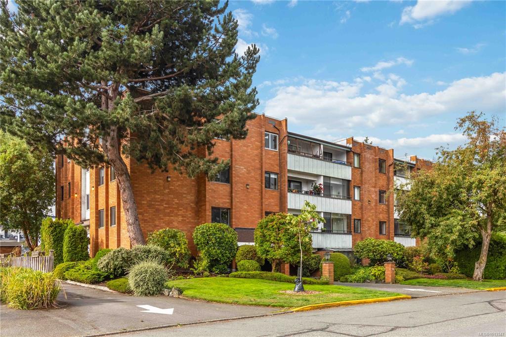 Third View of 853 Selkirk Ave, Lord Selkirk Estates, Esquimalt, BC, V9A 2T7