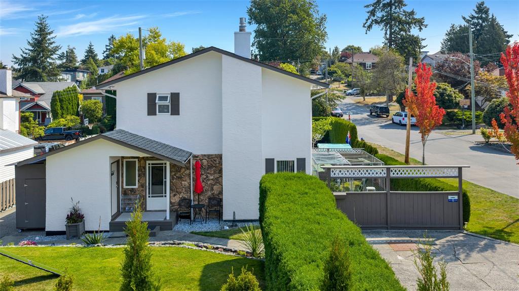 Second View of 920 Agnes St, Esquimalt, BC, V9A 5X4