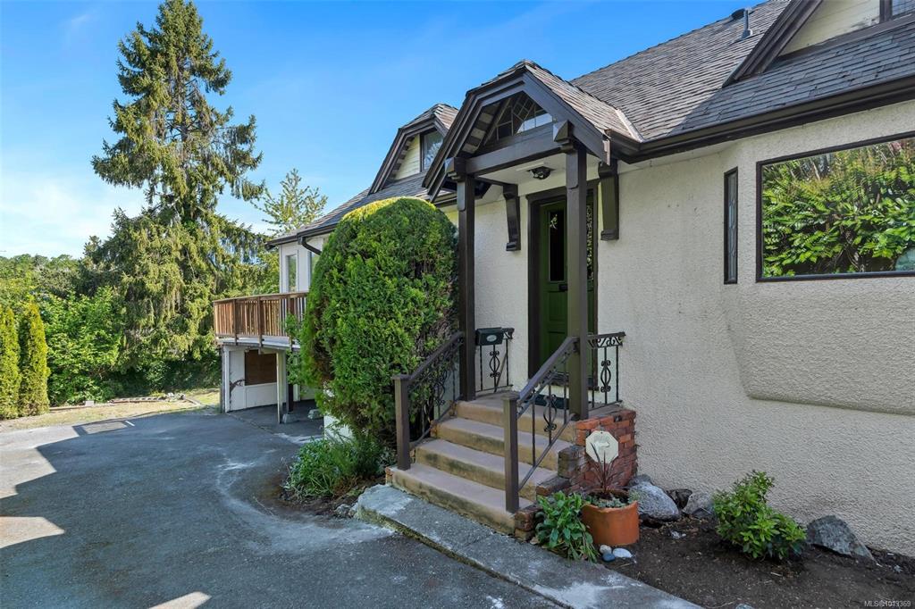Third View of 1498 Derby Rd, Saanich, BC, V8P 1T5