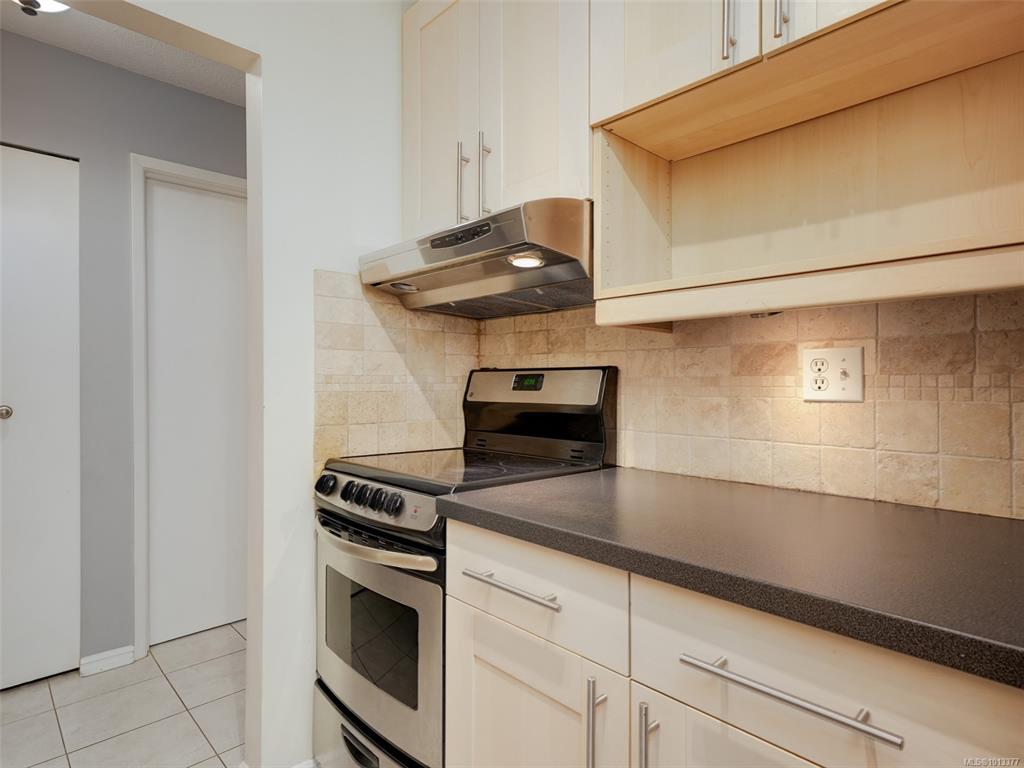 Fifth View of 859 Carrie St, Highland Manor, Esquimalt, BC, V9A 5R5