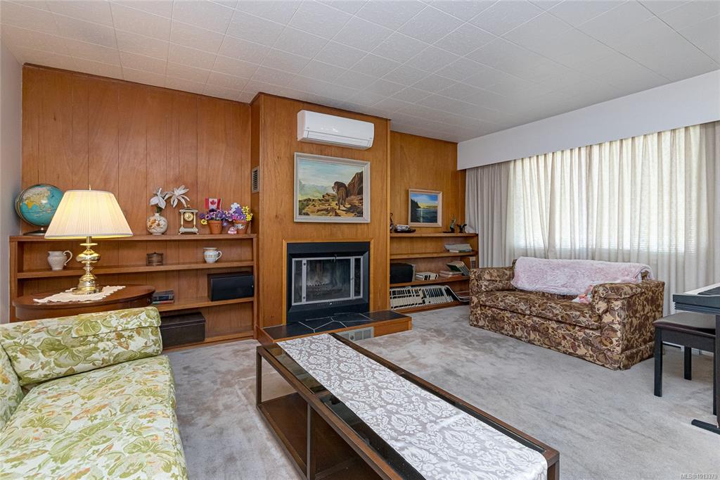 Fourth View of 2744 Forbes St, Victoria, BC, V8R 4C3