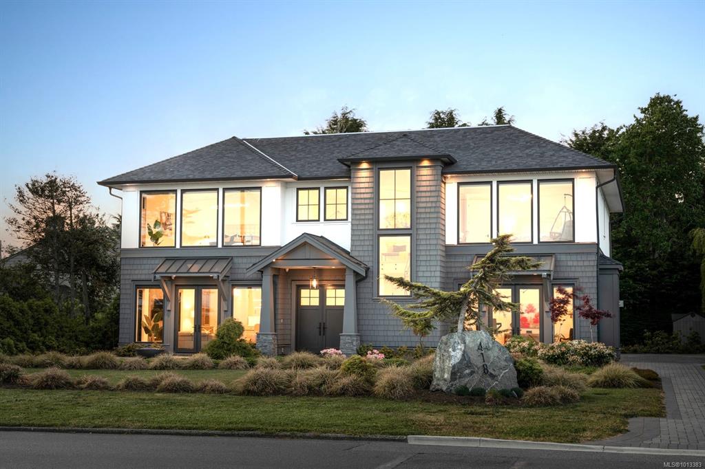 Third View of 418 Beach Dr, Oak Bay, BC, V8S 2M4
