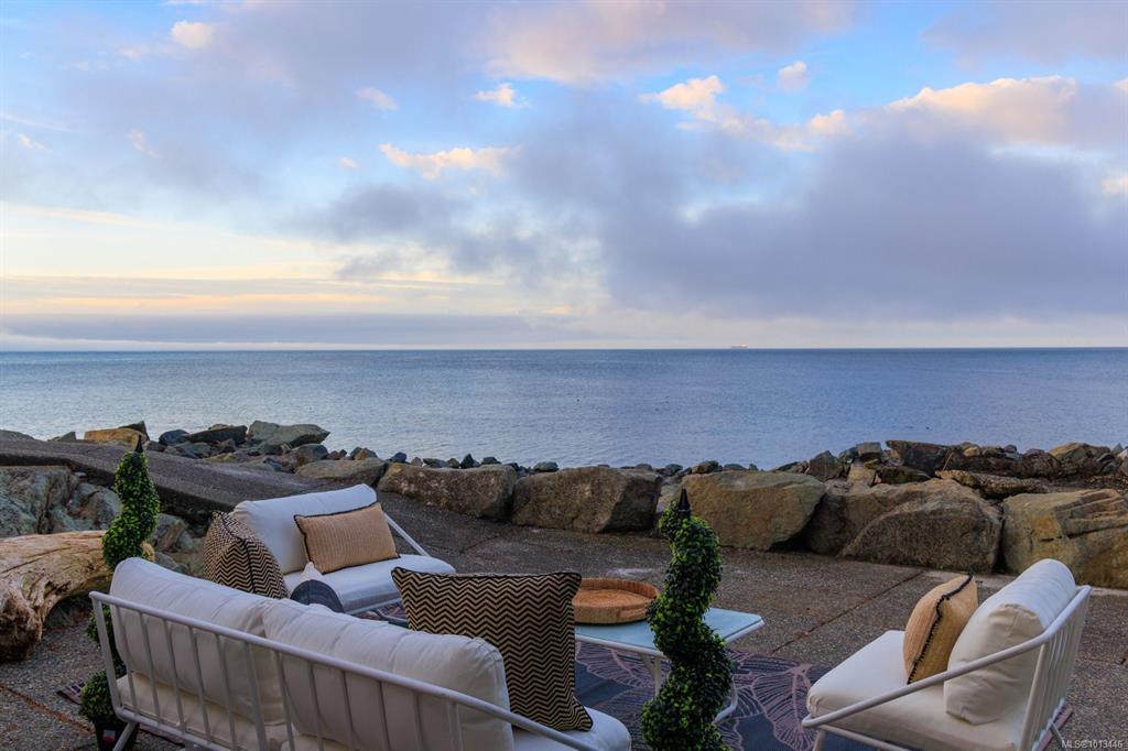 Fourth View of 2179 Crescent Rd, Oak Bay, BC, V8S 2H4