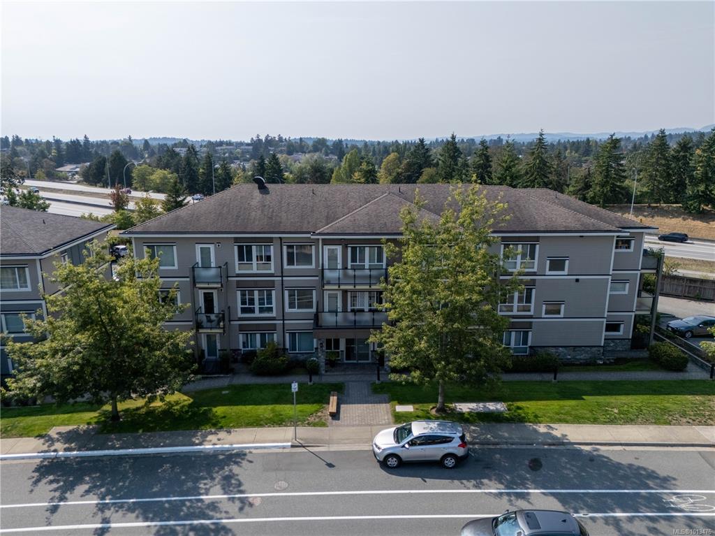 4052 Douglas St, 1013476, BC,