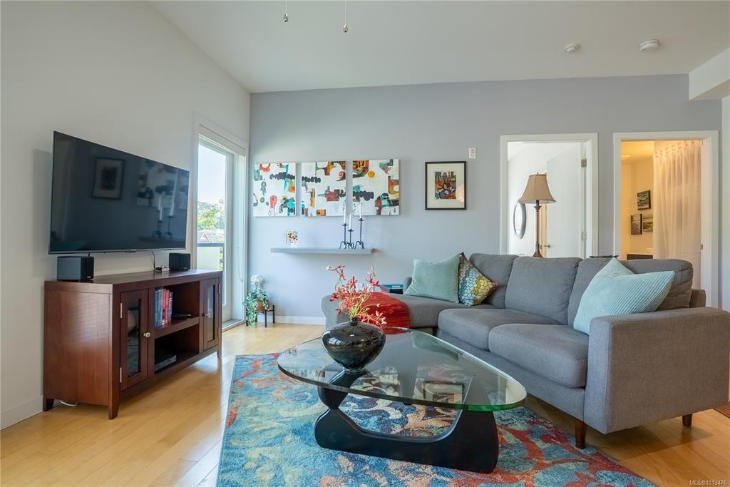 Fourth View of 4052 Douglas St, Christmas Hill Green, Saanich, BC, V8X 0A5