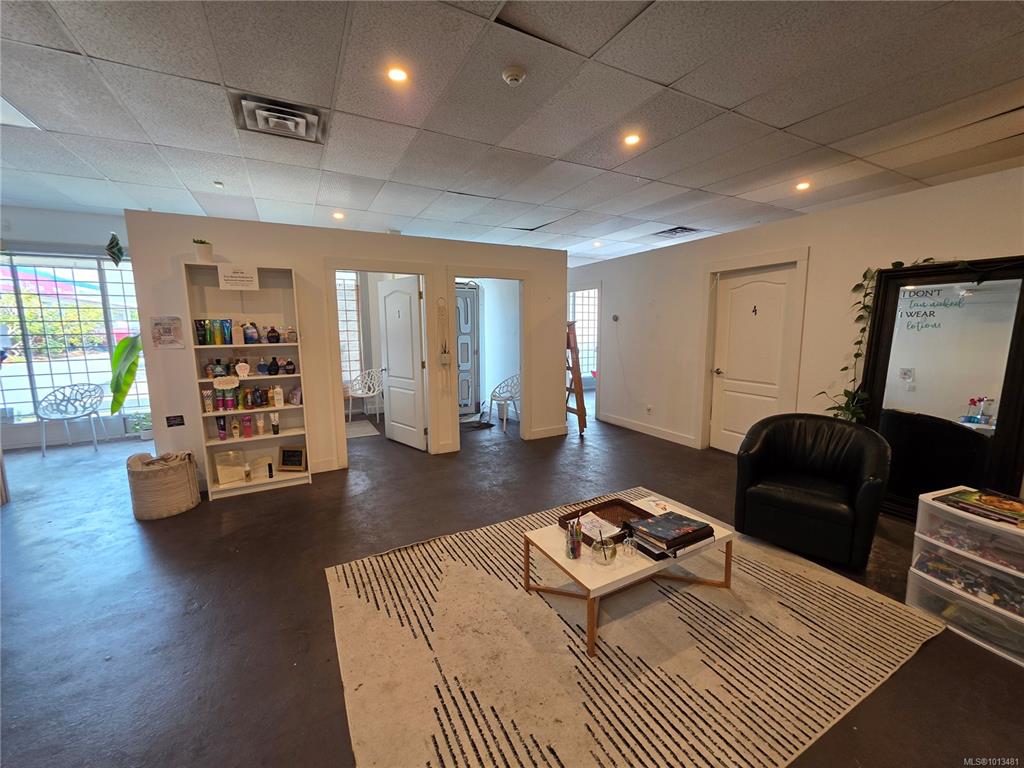 Fourth View of 3388 Douglas St, Saanich, BC, V8Z 3L3