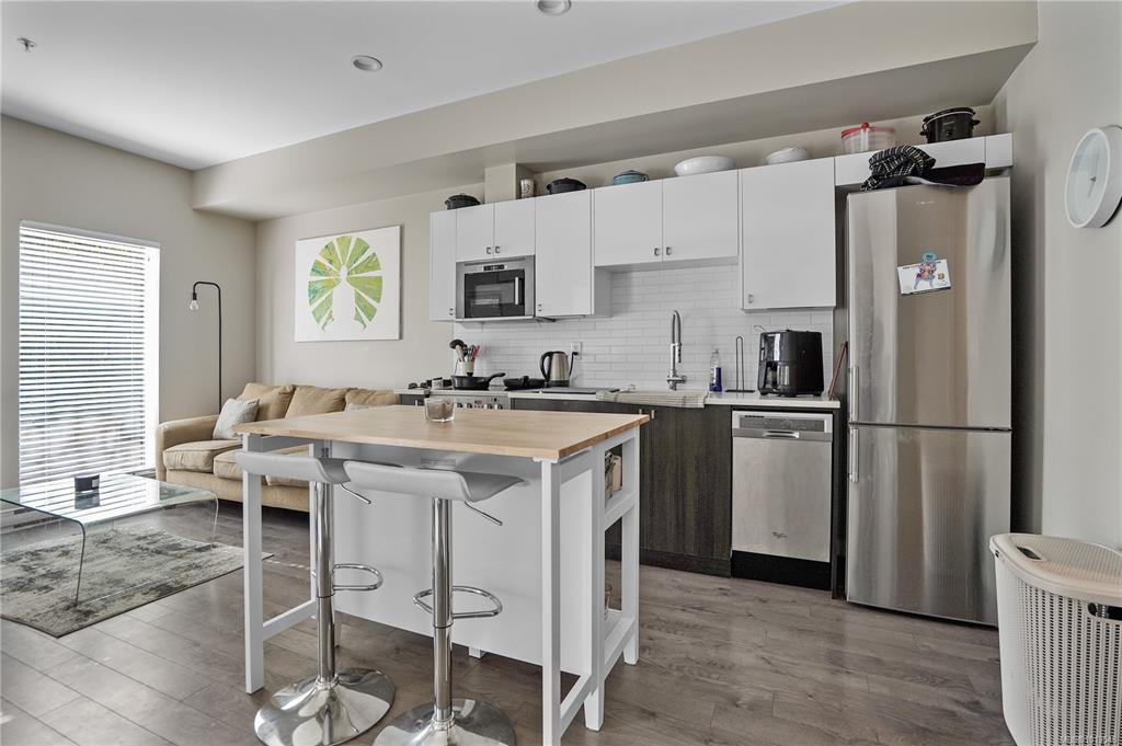 Fourth View of 767 Tyee Rd, Horizon, Victoria, BC, V9A 0G5