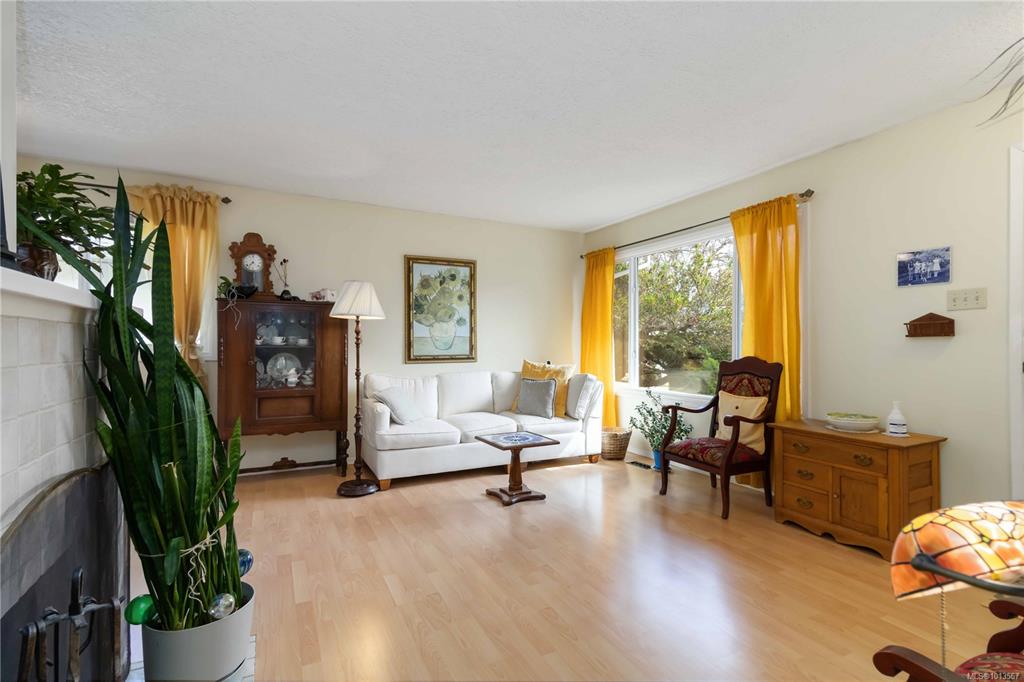 Fourth View of 1204 Haultain St, Victoria, BC, V8T 1V7