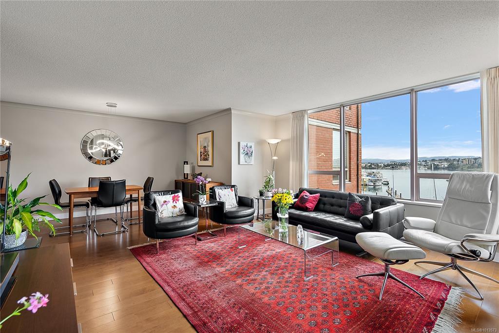 Fourth View of 636 Montreal St, Victoria, BC, V8V 4Y1