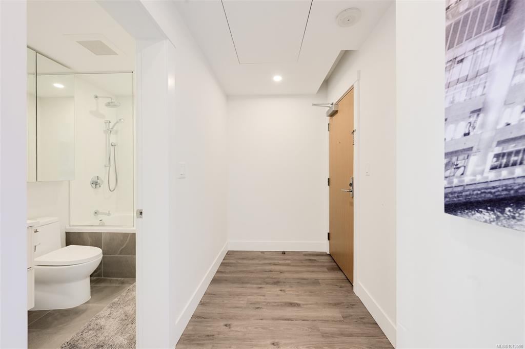 Fifth View of 777 Herald St, Victoria, BC, V8T 0C7