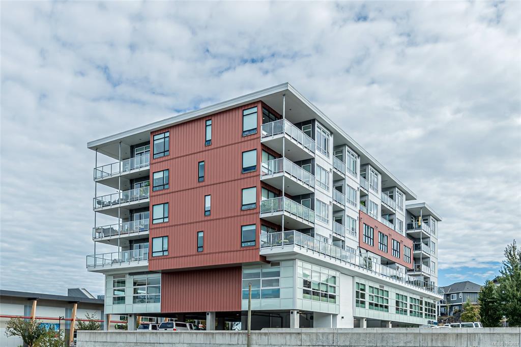 1311 Lakepoint Way, 1013607, BC,