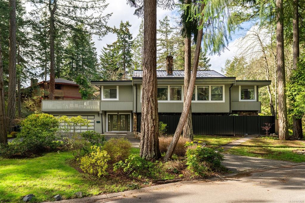 Third View of 990 Cottontree Close, Saanich, BC, V8X 4E9