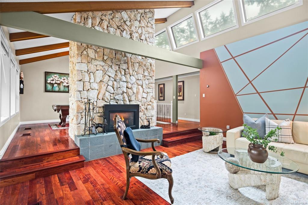Fourth View of 990 Cottontree Close, Saanich, BC, V8X 4E9