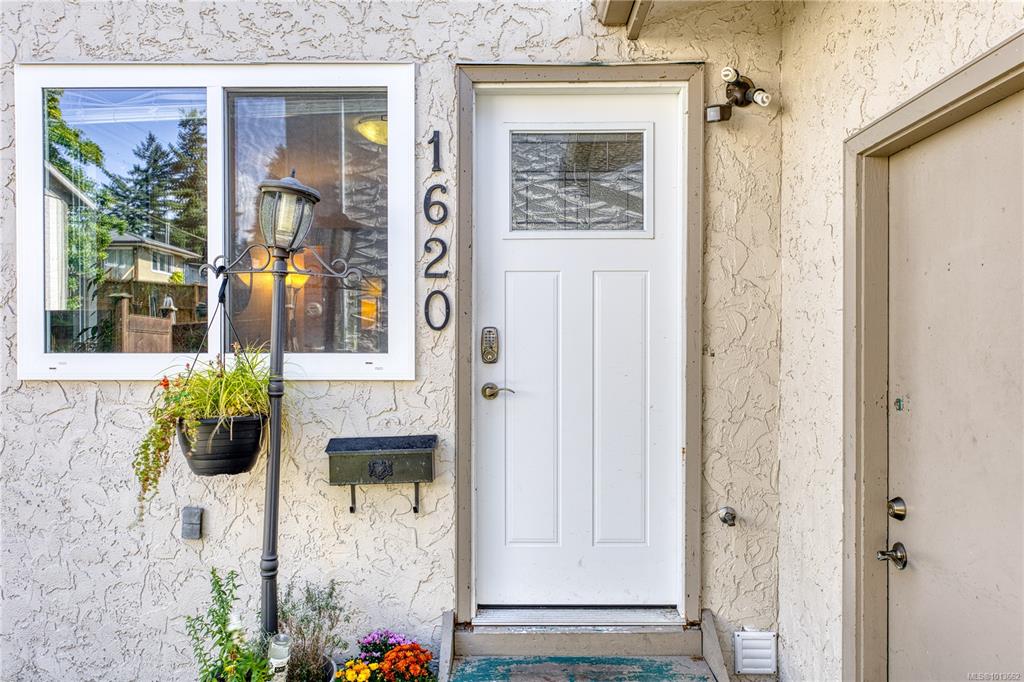 Third View of 1620 Fuller St, Millstream Court, Nanaimo, BC, V9S 1B1