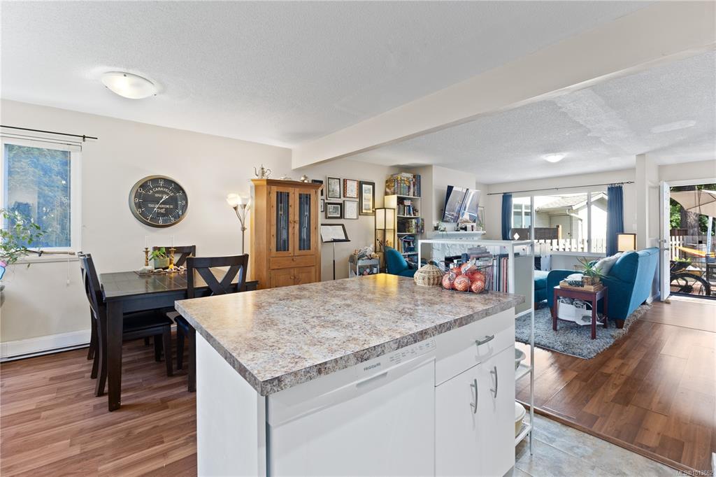 Fifth View of 1620 Fuller St, Millstream Court, Nanaimo, BC, V9S 1B1