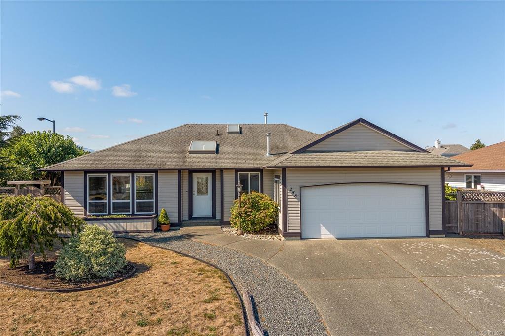 255 Strawberry Cres, 1013694, BC,