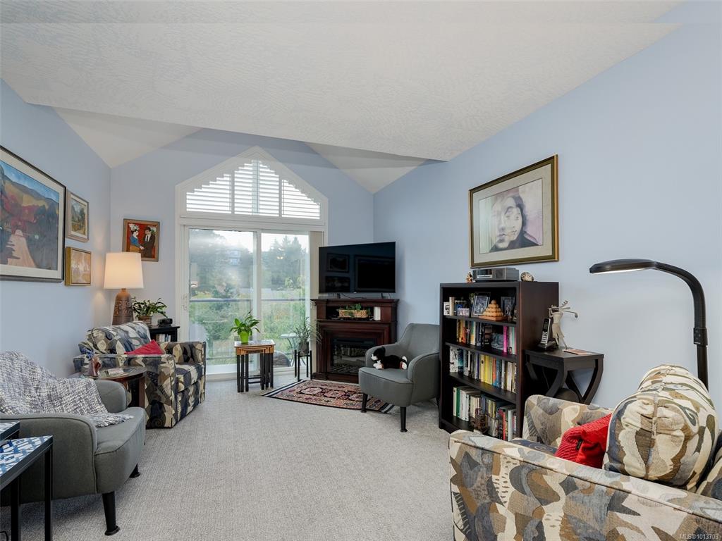 Fifth View of 1485 Garnet Rd, Rose Bank Gardens, Saanich, BC, V8P 5X9