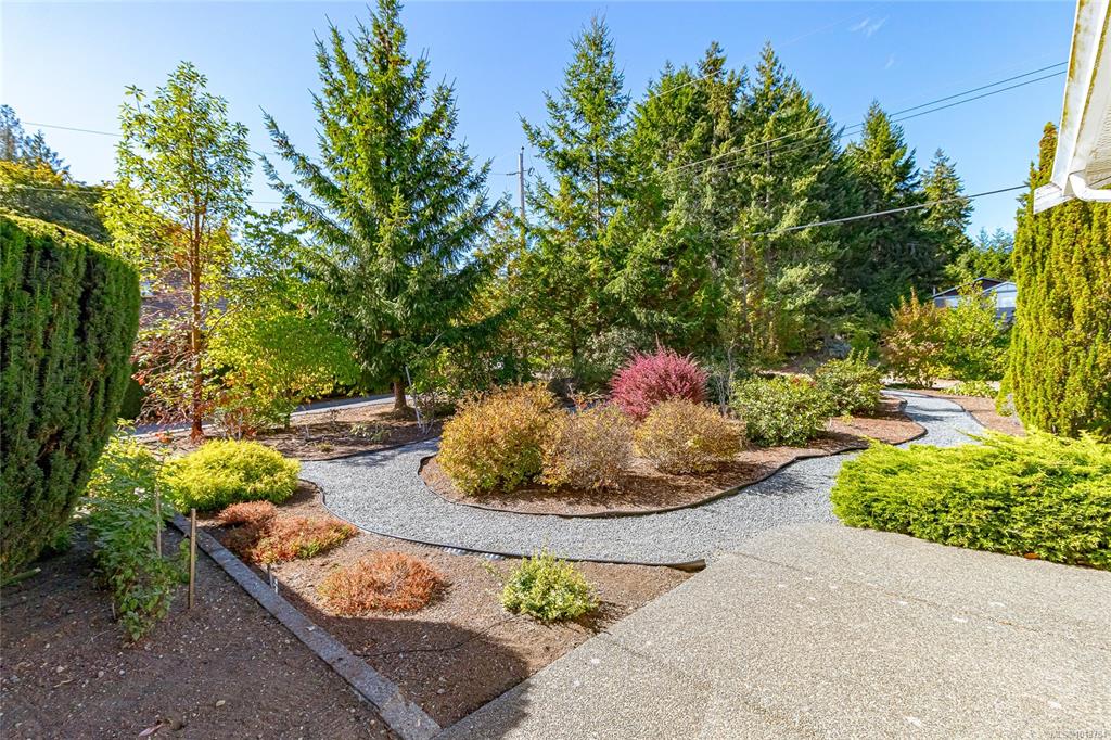 Fourth View of 2435 Huckleberry Rd, Mill Bay, BC, V8H 1C4