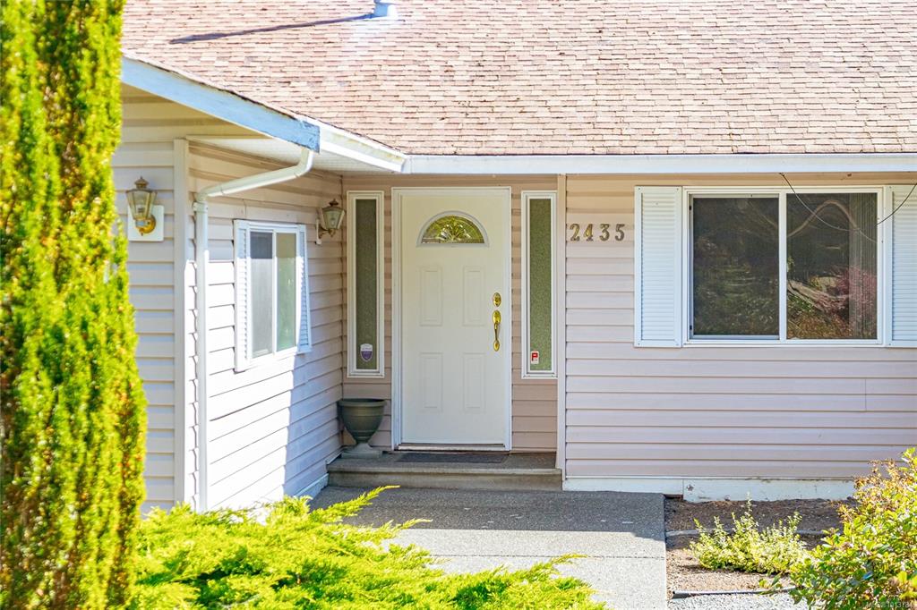 Fifth View of 2435 Huckleberry Rd, Mill Bay, BC, V8H 1C4