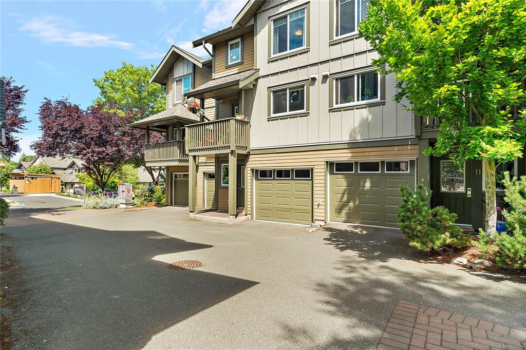 Third View of 1405 Mallek Cres, Victoria, BC, V8T 0A3