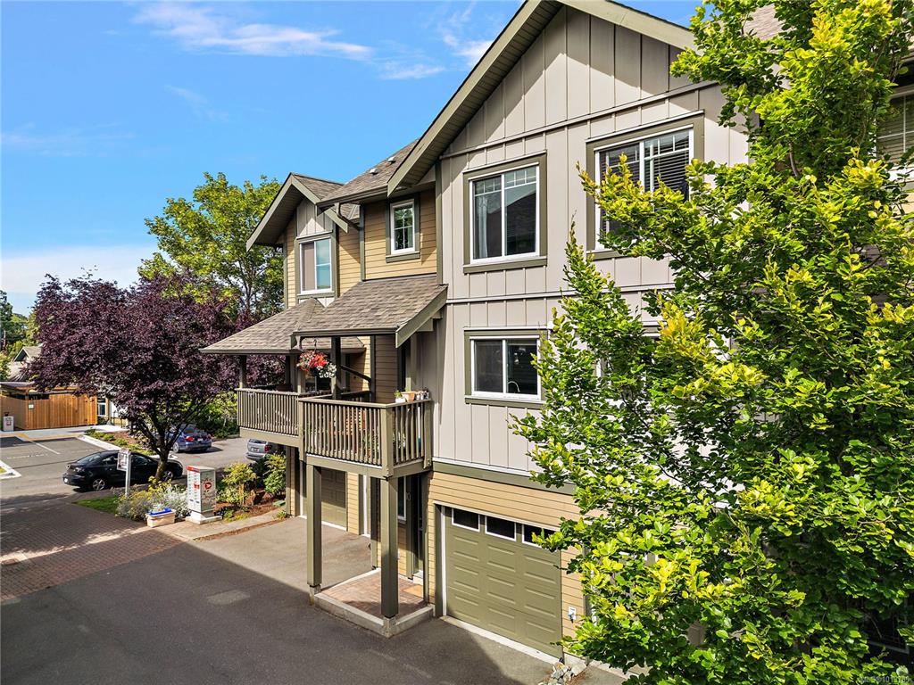 Fifth View of 1405 Mallek Cres, Victoria, BC, V8T 0A3
