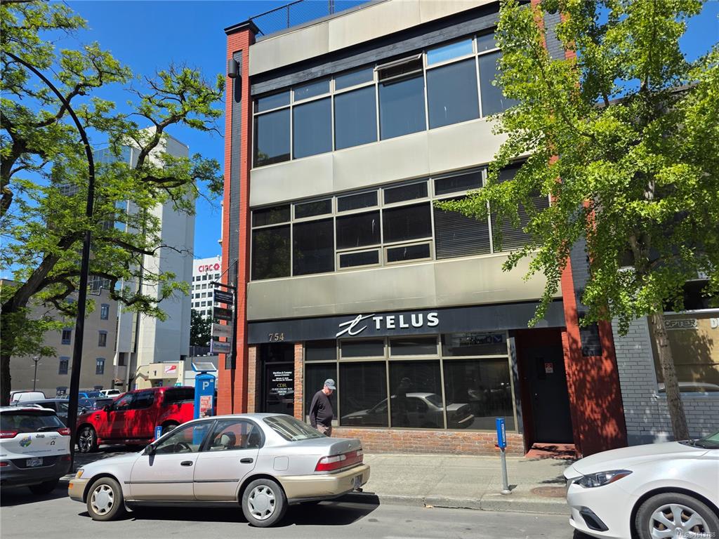 MLS® listing #29886513 for sale located at 754 Broughton St