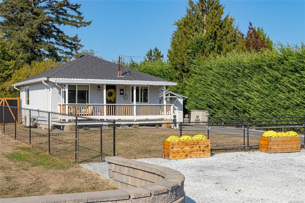 6678 Lakers Lane, 1013792, BC,