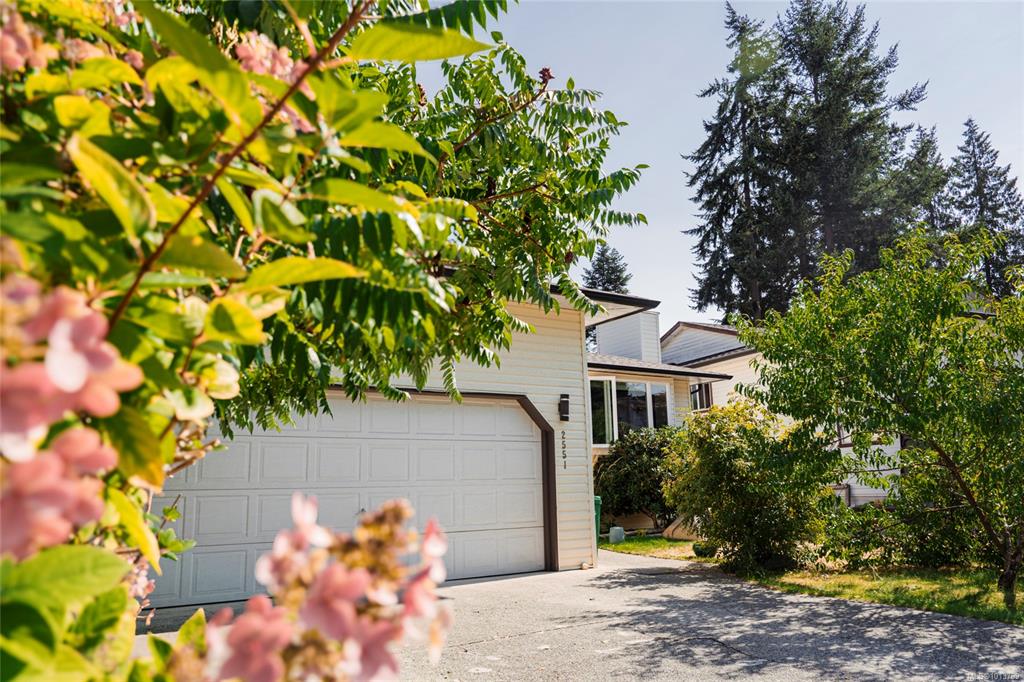 Second View of 2551 Stampede Trail, Nanaimo, BC, V9T 5S4