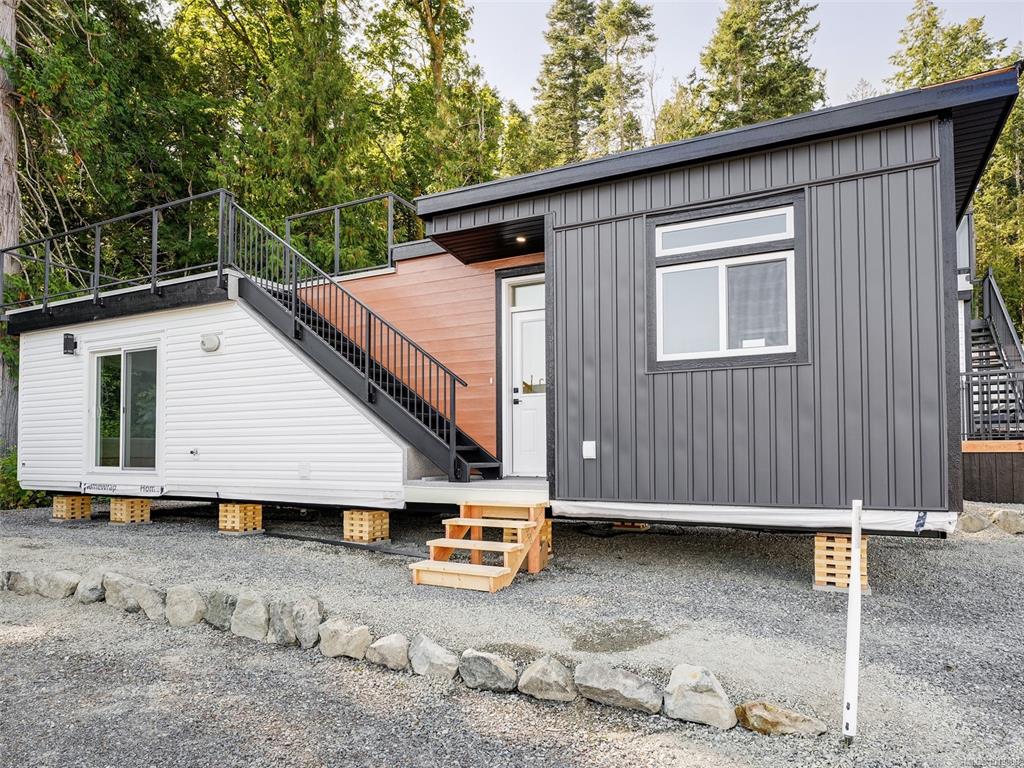 Second View of 747 Old Place Rd, Central Saanich, BC, V8M 0C3