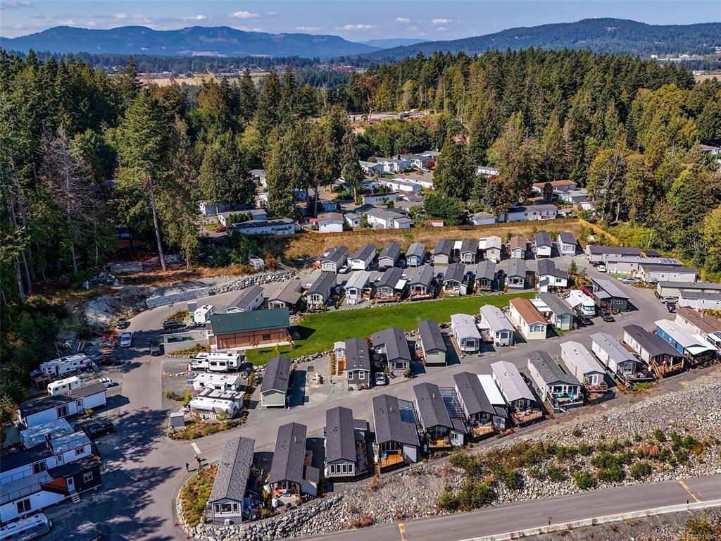 Fifth View of 747 Old Place Rd, Central Saanich, BC, V8M 0C3