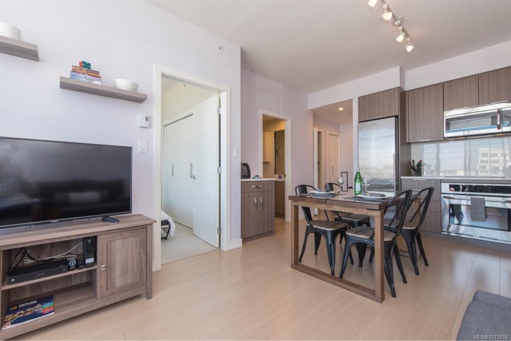 Fifth View of 728 Yates St, Victoria, BC, V8W 1L4