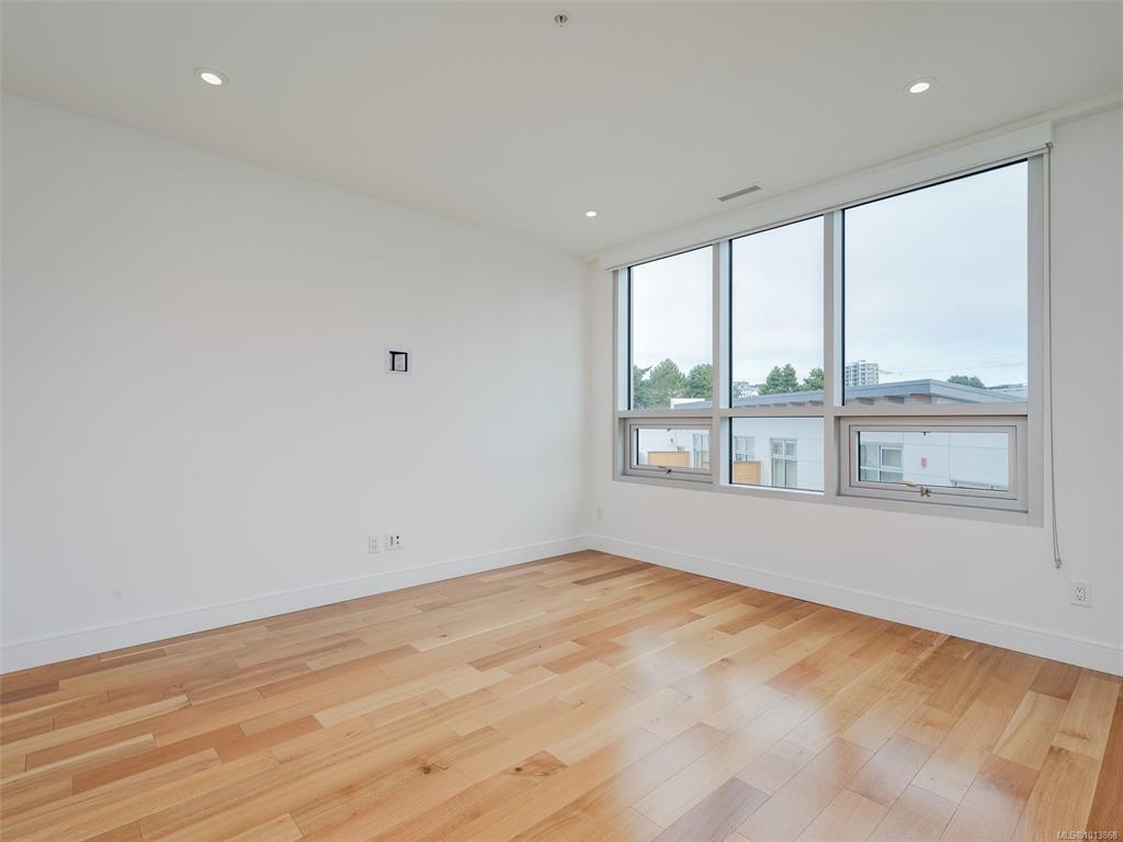 Third View of 916 Lyall St, Esquimalt, BC, V9A 5E6