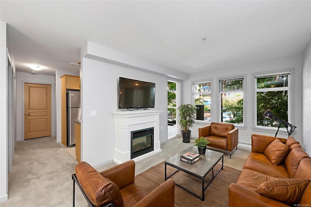 655 Goldstream Ave, 1013880, BC,
