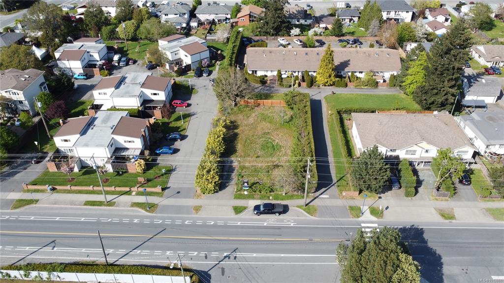 MLS® listing #29893860 for sale located at 976 Dunford Ave