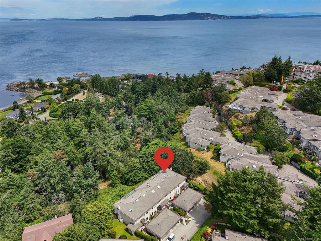 Second View of 2829 Arbutus Rd, Wedgewood Estates, Saanich, BC, V8N 5X5