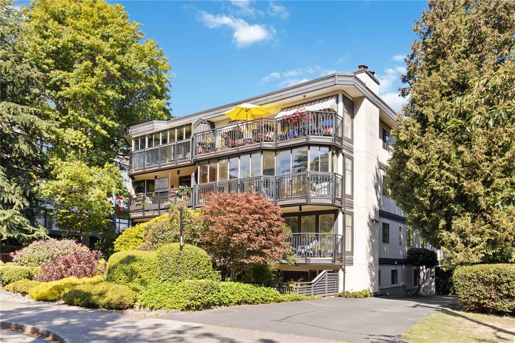 Second View of 906 Southgate St, Victoria, BC, V8V 2Y2