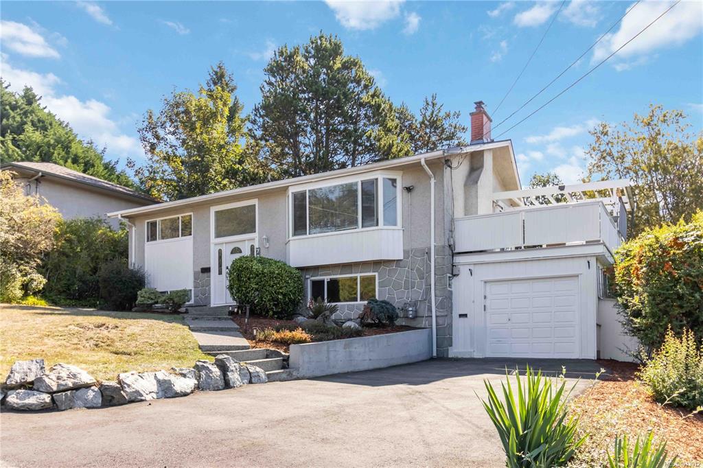 727 Chesterlea Rd, 1013912, BC,
