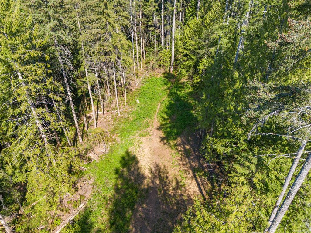 MLS® listing #29896712 for sale located at 660 Fulmar Rd