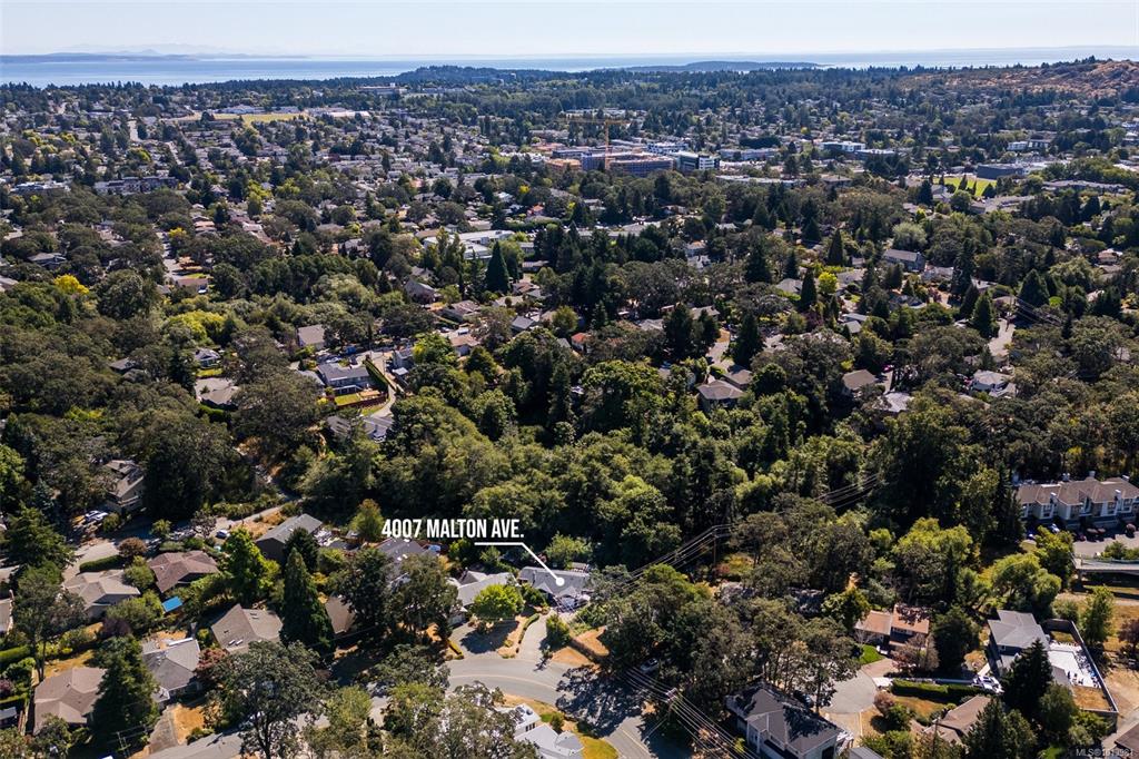 Third View of 4007 Malton Ave, Saanich, BC, V8X 4W1