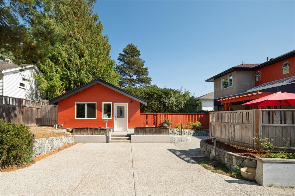 Fifth View of 1530 Brooke St, Victoria, BC, V8S 1M7