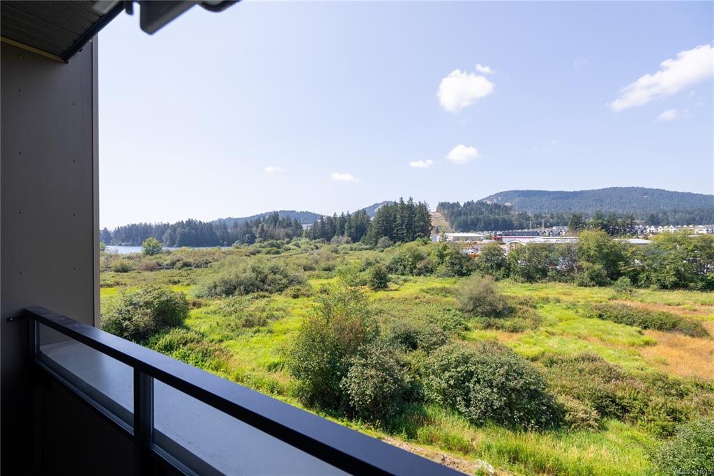 1371 Goldstream Ave, 1014010, BC,