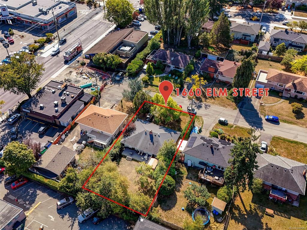Second View of 1660 Elm St, Saanich, BC, V8P 2G4