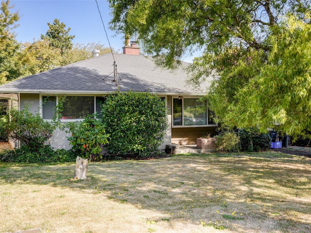 Fourth View of 1660 Elm St, Saanich, BC, V8P 2G4