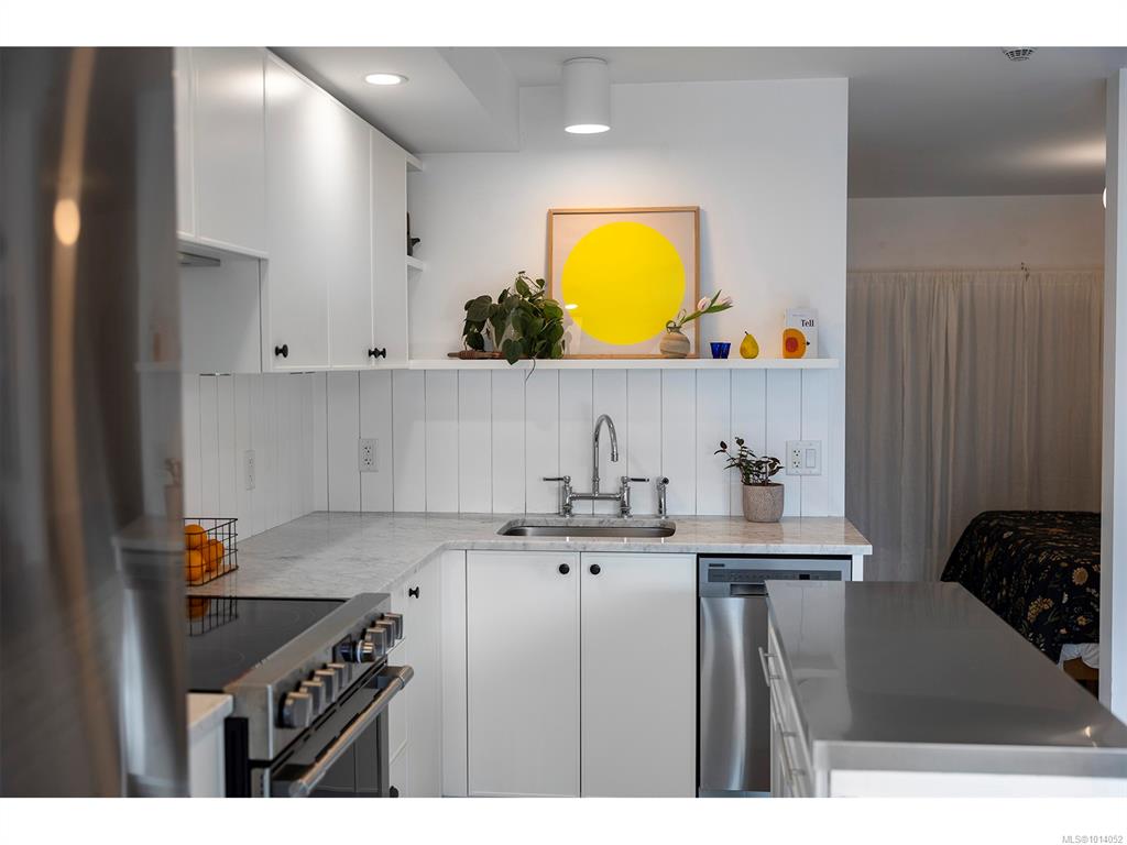 Fourth View of 230 Wilson St, Wilson Commons, Victoria, BC, V9A 3G2
